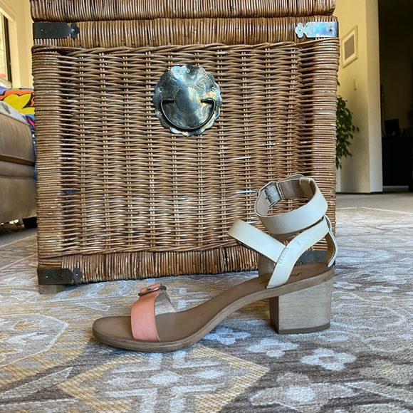 Lucky Brand Heeled Sandal - Picture 5 of 6